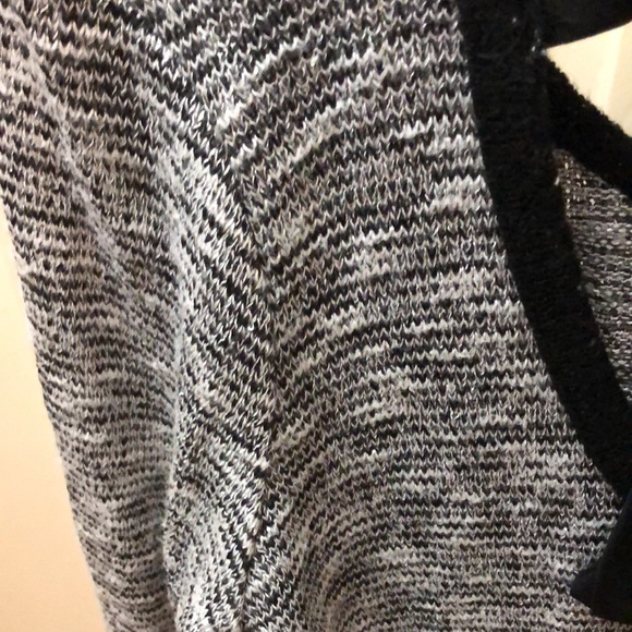 Moa Moa Women’s Top - Picture 4 of 5